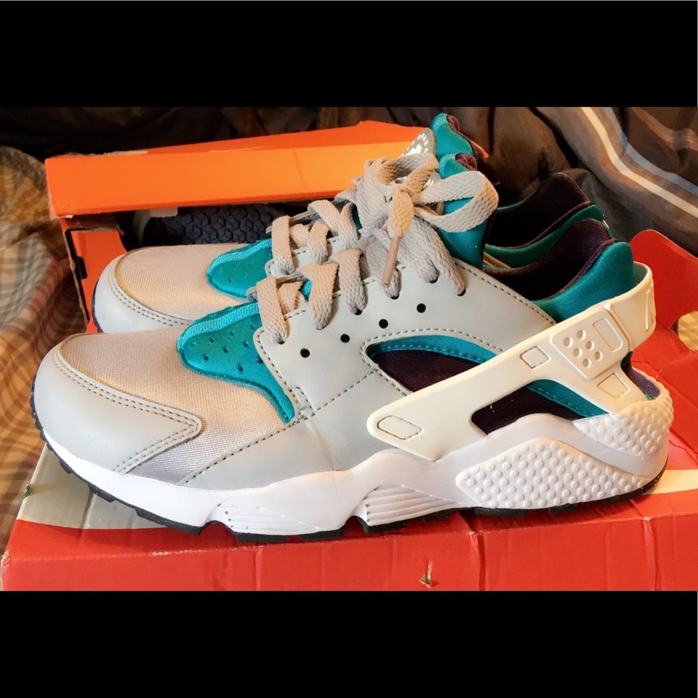 Women’s Nike Huaraches